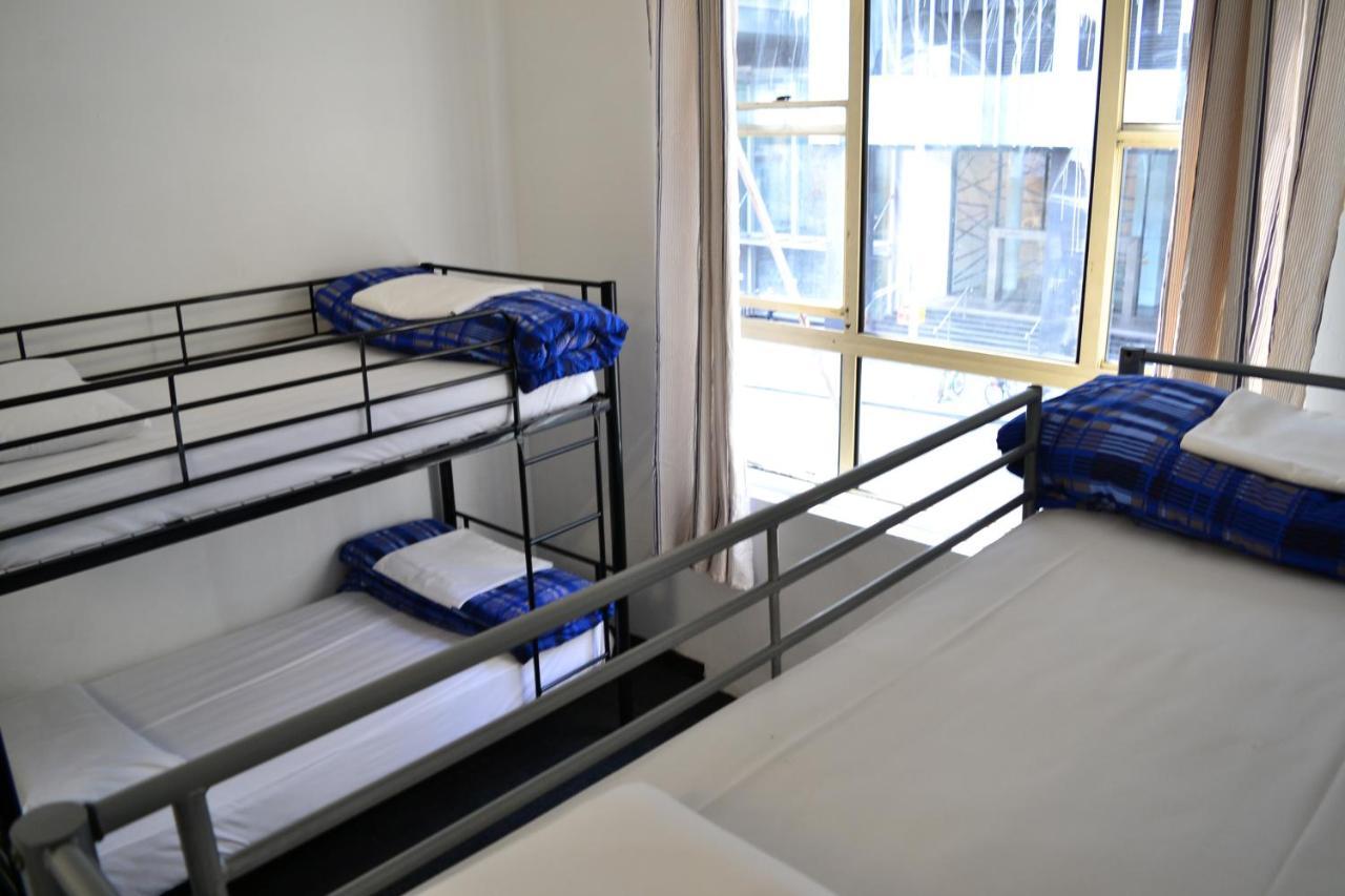 Bett im gemischten Schlafsaal für 4 Personen mit Gemeinschaftsbad
